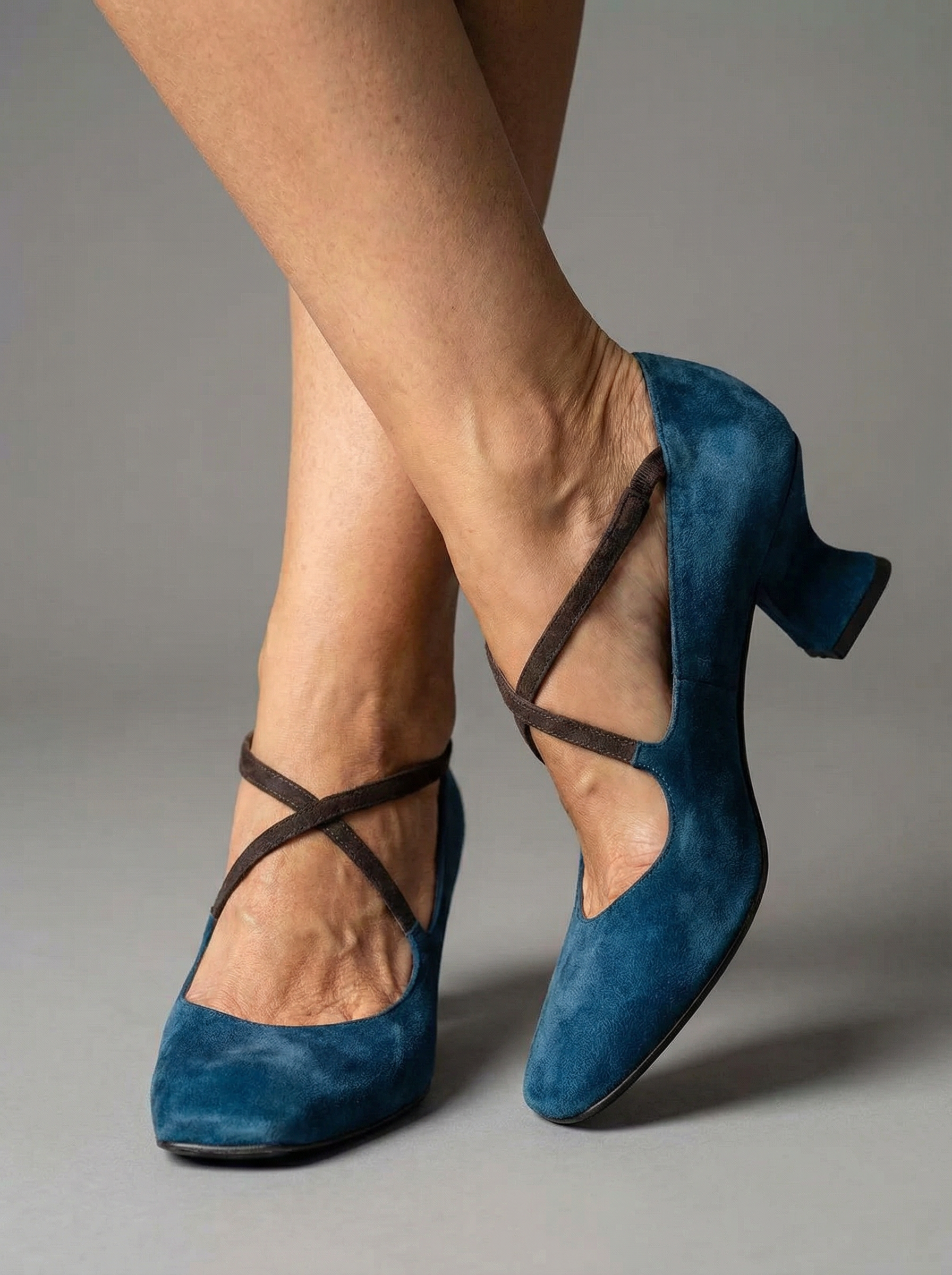 Zaffiro Cross – Tacco Blu con Calzata Morbida