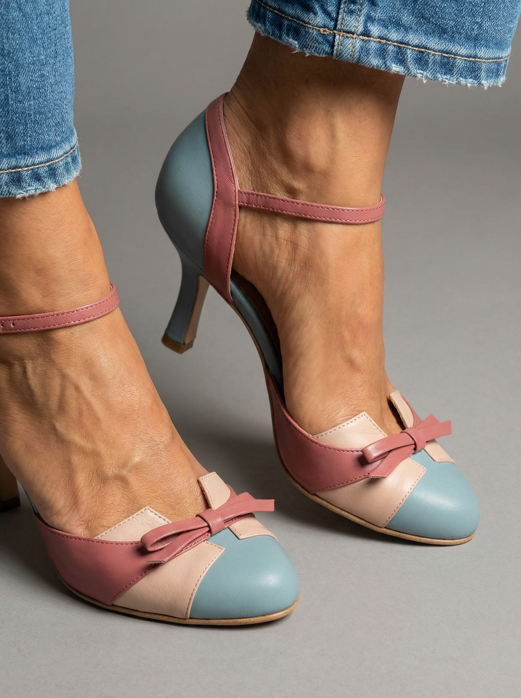 Passione – Sandalo con Fiocco e Tacco Riposante